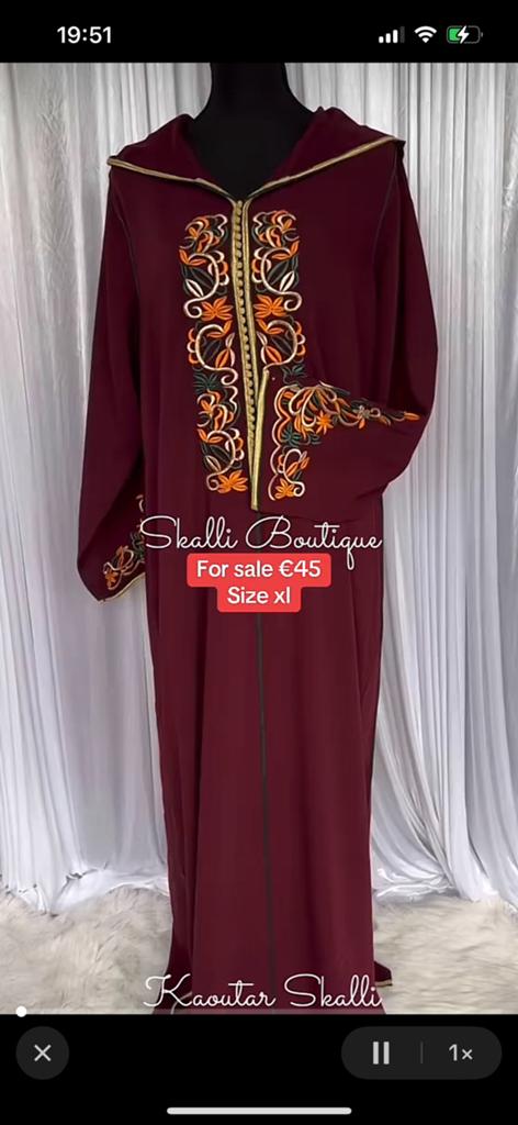 Jelaba rood met met bloemen xl, Overige typen, Maat 46/48 (XL) of groter, Ophalen of Verzenden, Zo goed als nieuw
