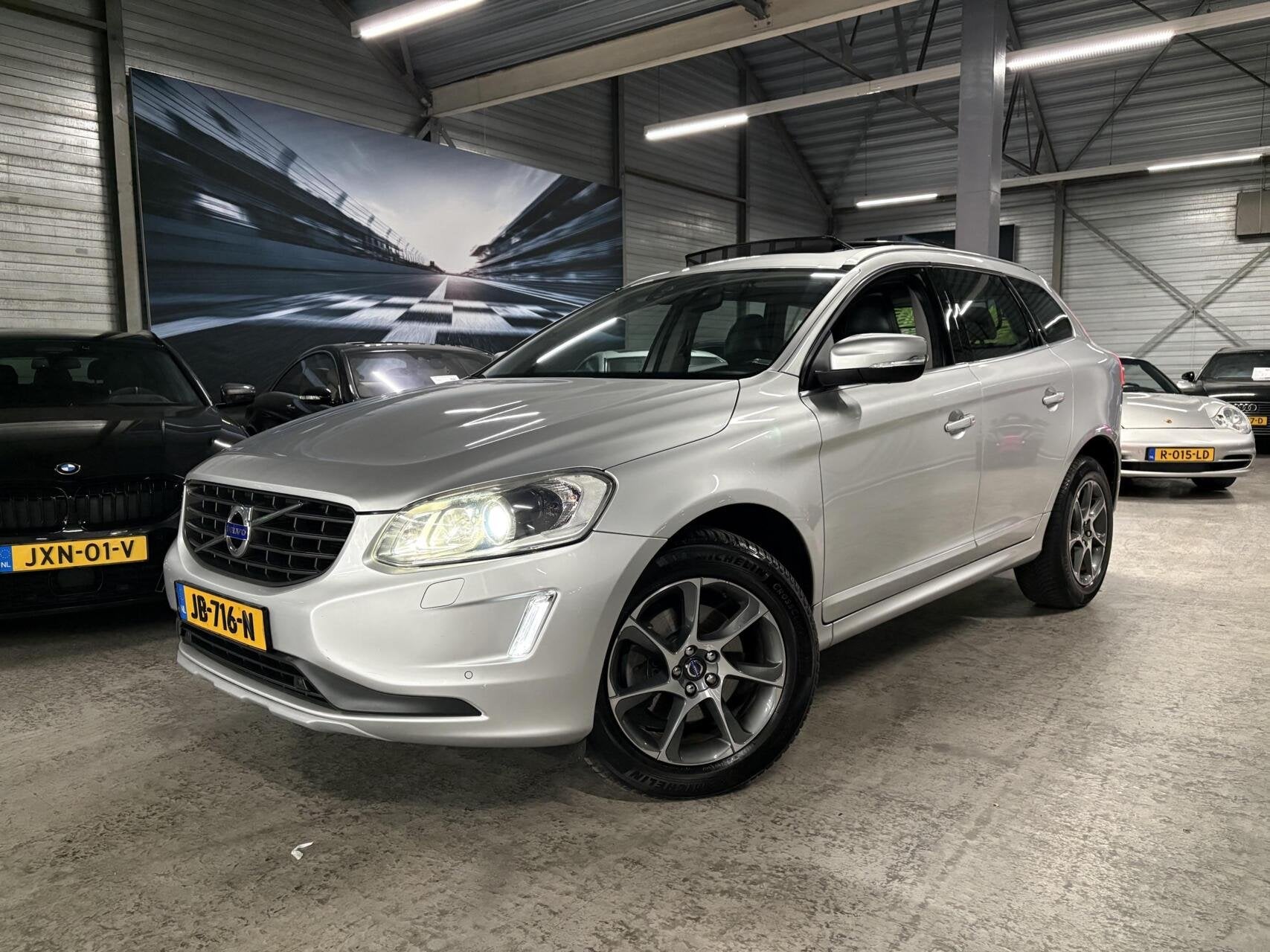 Volvo XC60 2.0 T5 Ocean Race 245PK|Trekhaak|Leder|Pano|Cruis, 15 km/l, Gebruikt, 4 cilinders, 1969 cc