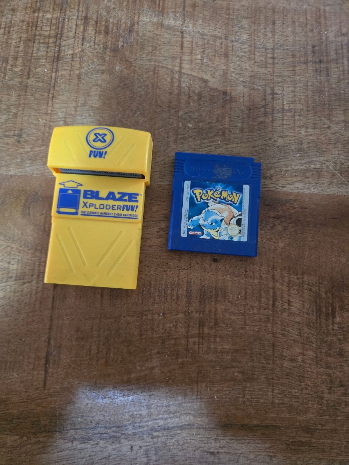 Pokémon Blue Game Boy met Blaze Xploderfun cheat cartridge, Spelcomputers en Games, Gebruikt, 1 speler, Ophalen of Verzenden, Role Playing Game (Rpg)