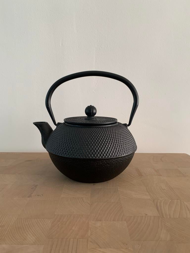 Bredemeijer theepot van gietijzer, zwart, Huis en Inrichting, Keuken | Servies, Ophalen, Overige materialen, Overige typen, Nieuw