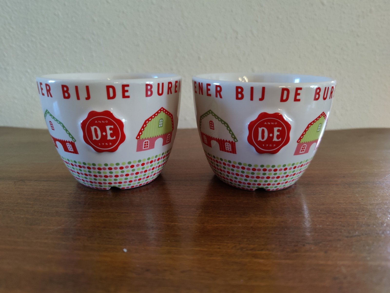 Twee Burendag mokken zonder oor uitgegeven door Douwe Egbert, Overige merken, Verzenden, Zo goed als nieuw, Overige stijlen