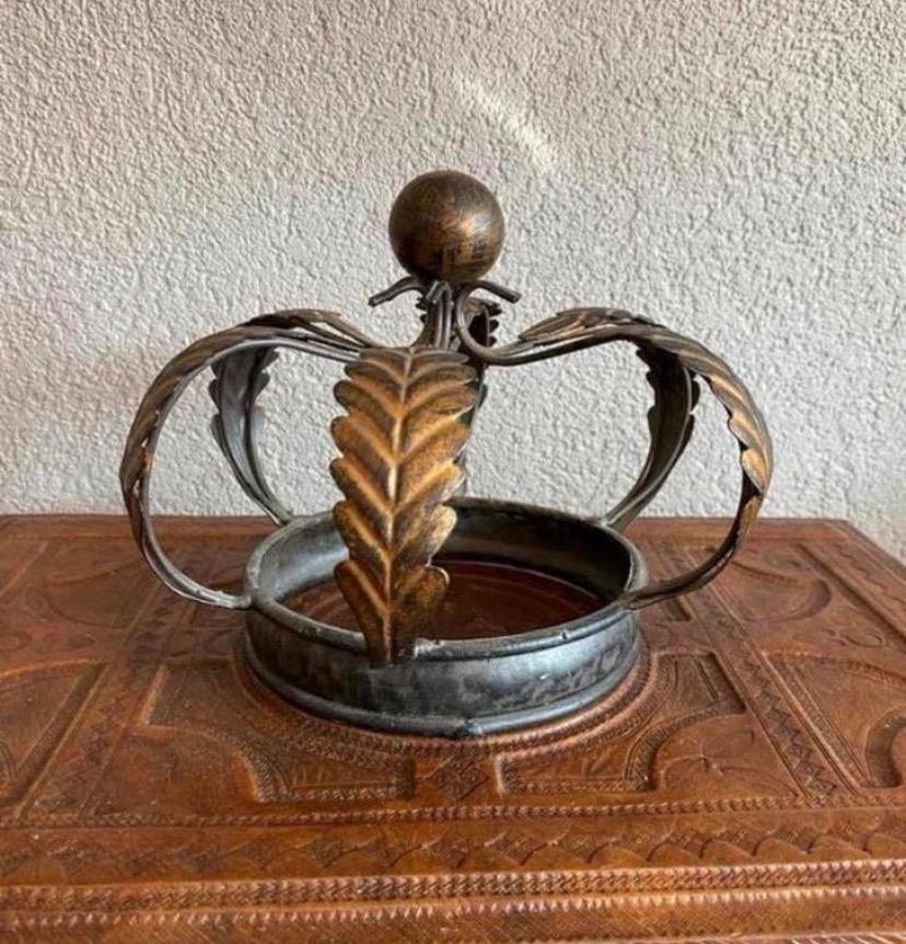 Vintage metalen kroon met bladmotief, Huis en Inrichting, Woonaccessoires | Overige, Ophalen of Verzenden, Metaal, Bruin, Klassiek