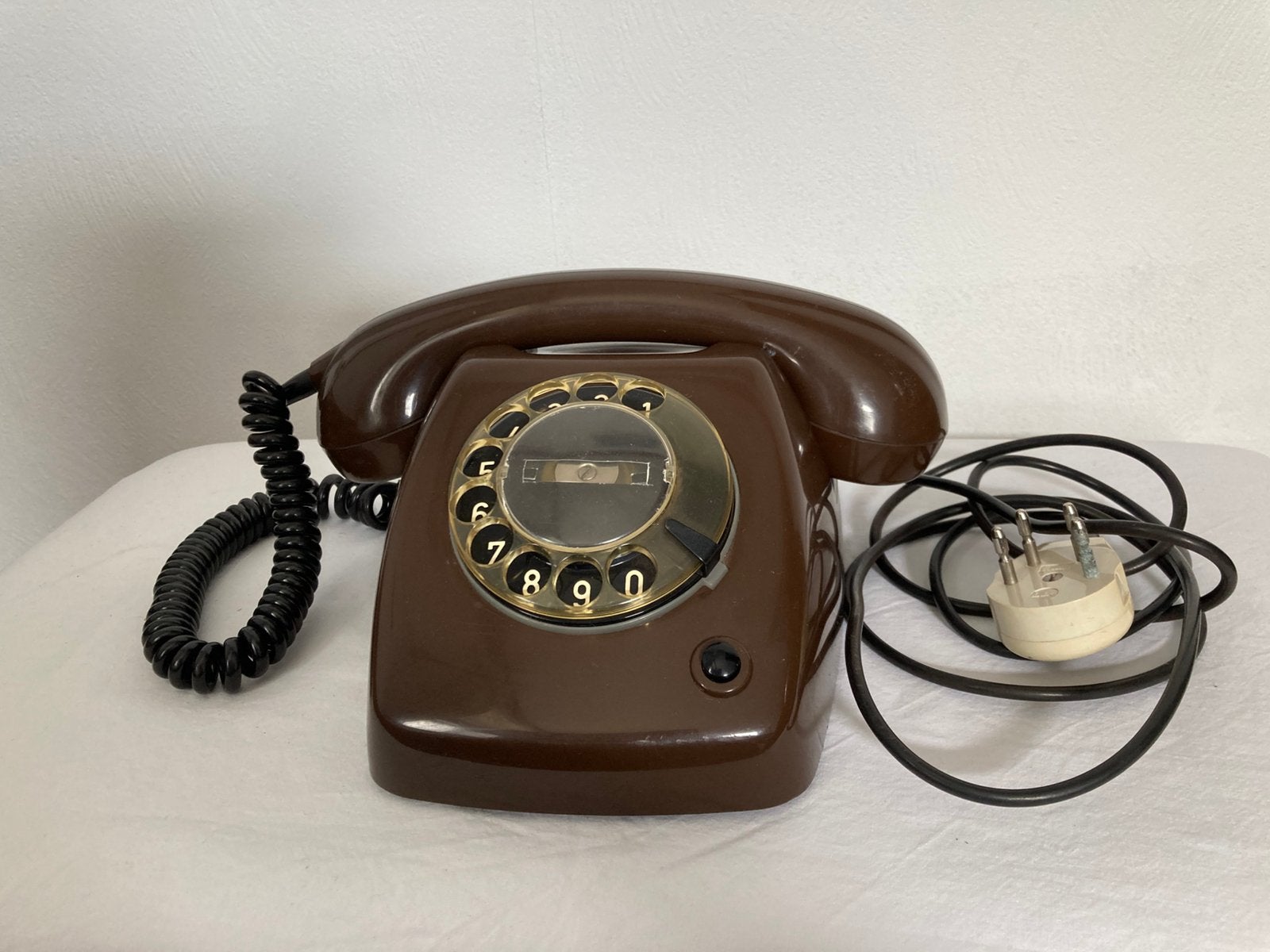 Vintage Bruine Telefoon met Draaischijf - Jaren '70, Telecommunicatie, Vaste telefoons | Niet Draadloos, Ophalen of Verzenden