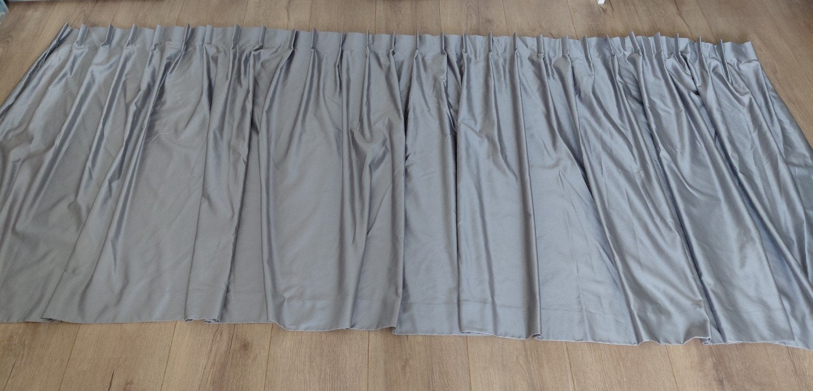 Gordijn - zilver, Ophalen, Overige materialen, 112 cm, Zo goed als nieuw