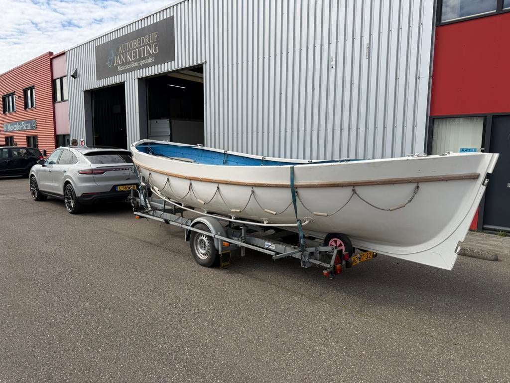Unieke wedstrijd roeisloep geschikt voor 8 personen, Watersport en Boten, Sloepen, Ophalen, Gebruikt, Overige brandstoffen, Buitenboordmotor