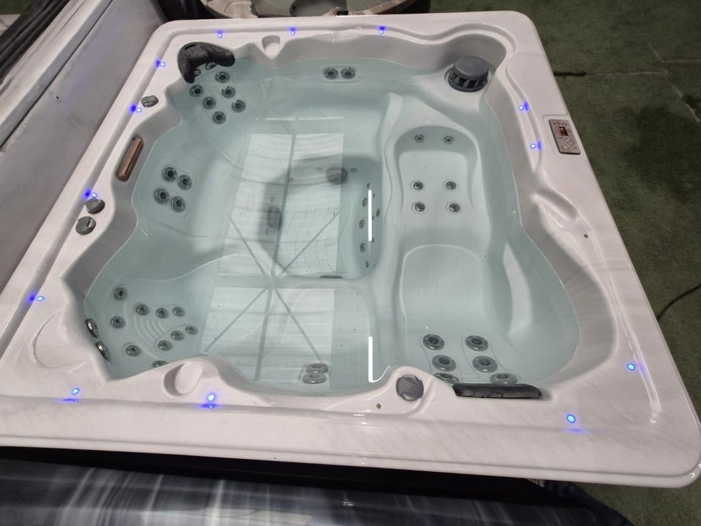 6 persoons Californië cooperage jacuzzi AMERIKAANSE 🏊‍♀️‼️, Tuin en Terras, Bubbelbaden en Hottubs, Ophalen of Verzenden, Gebruikt