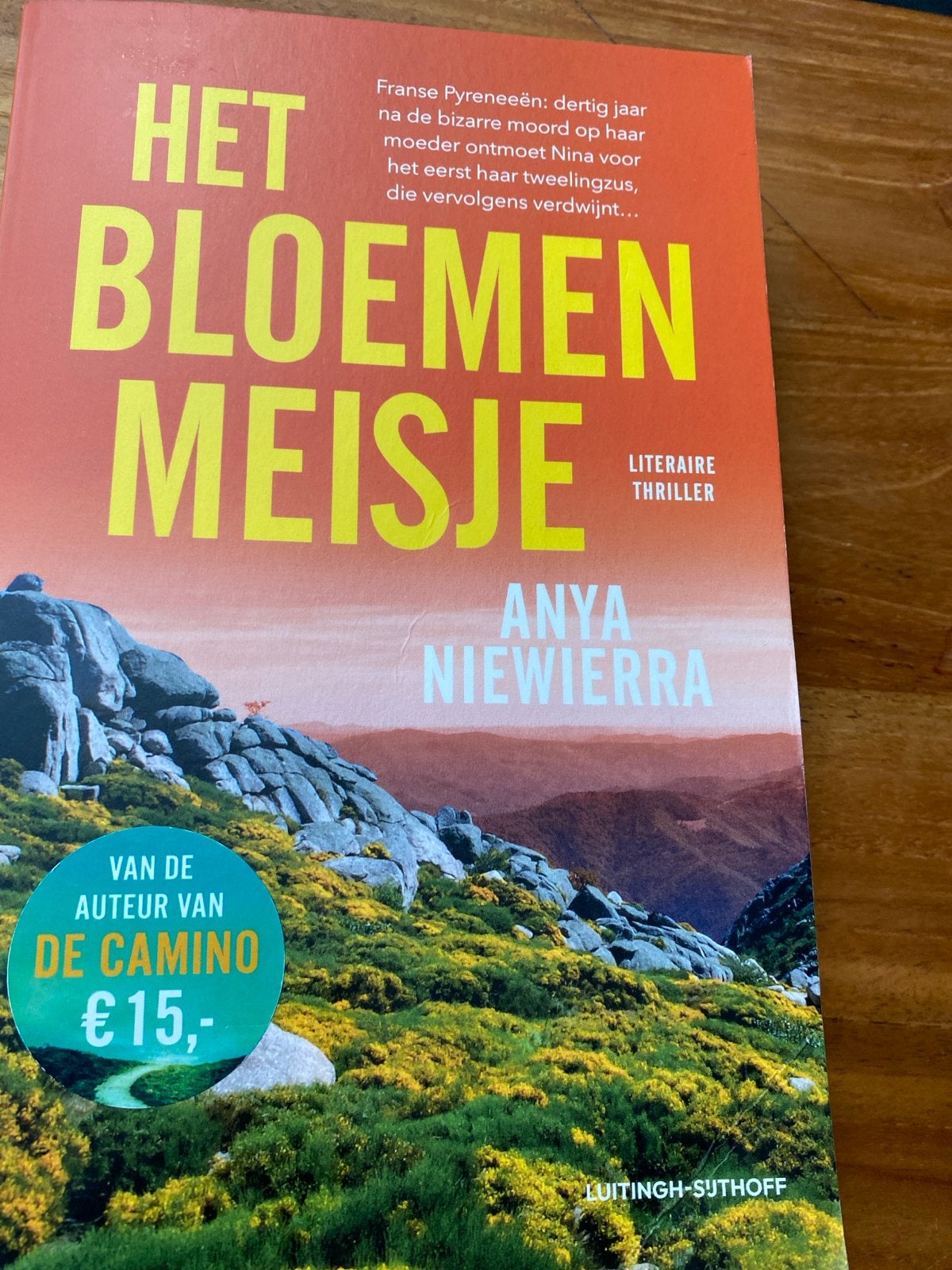 Het Bloemenmeisje - Anya Niewierra (Literaire Thriller), Boeken, Thrillers, Zo goed als nieuw, Nederland, Ophalen of Verzenden