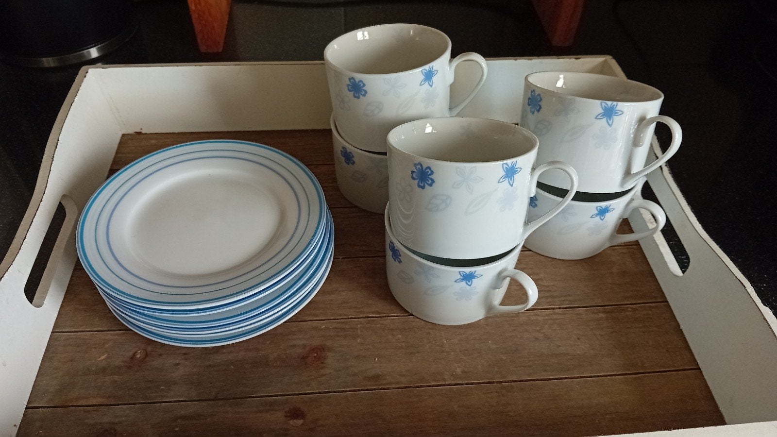 6 moderne kop en schotels, Ophalen, Zo goed als nieuw, Overige stijlen, Kop(pen) en/of Schotel(s)