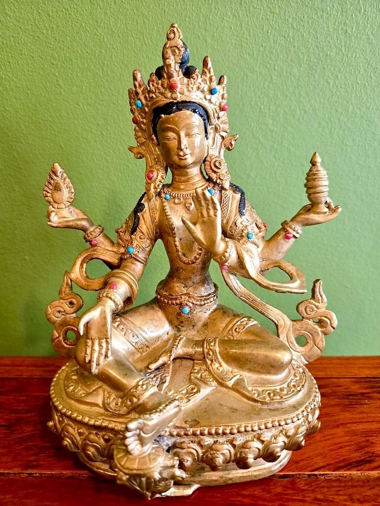 LAKSHMI/TARA BEELD 24K VERGULD NEPAL BRONS 17 CM, Minder dan 20 cm, Ophalen of Verzenden, Brons, Goud