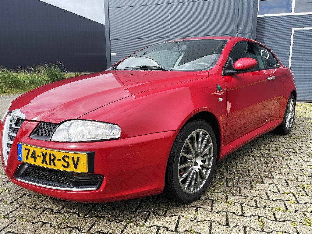 Alfa Romeo GT 1.8 TS / Zeer goede staat/ Nw. Distr. riem!!, Voorwielaandrijving, Dealer onderhouden, Zwart, 4 cilinders