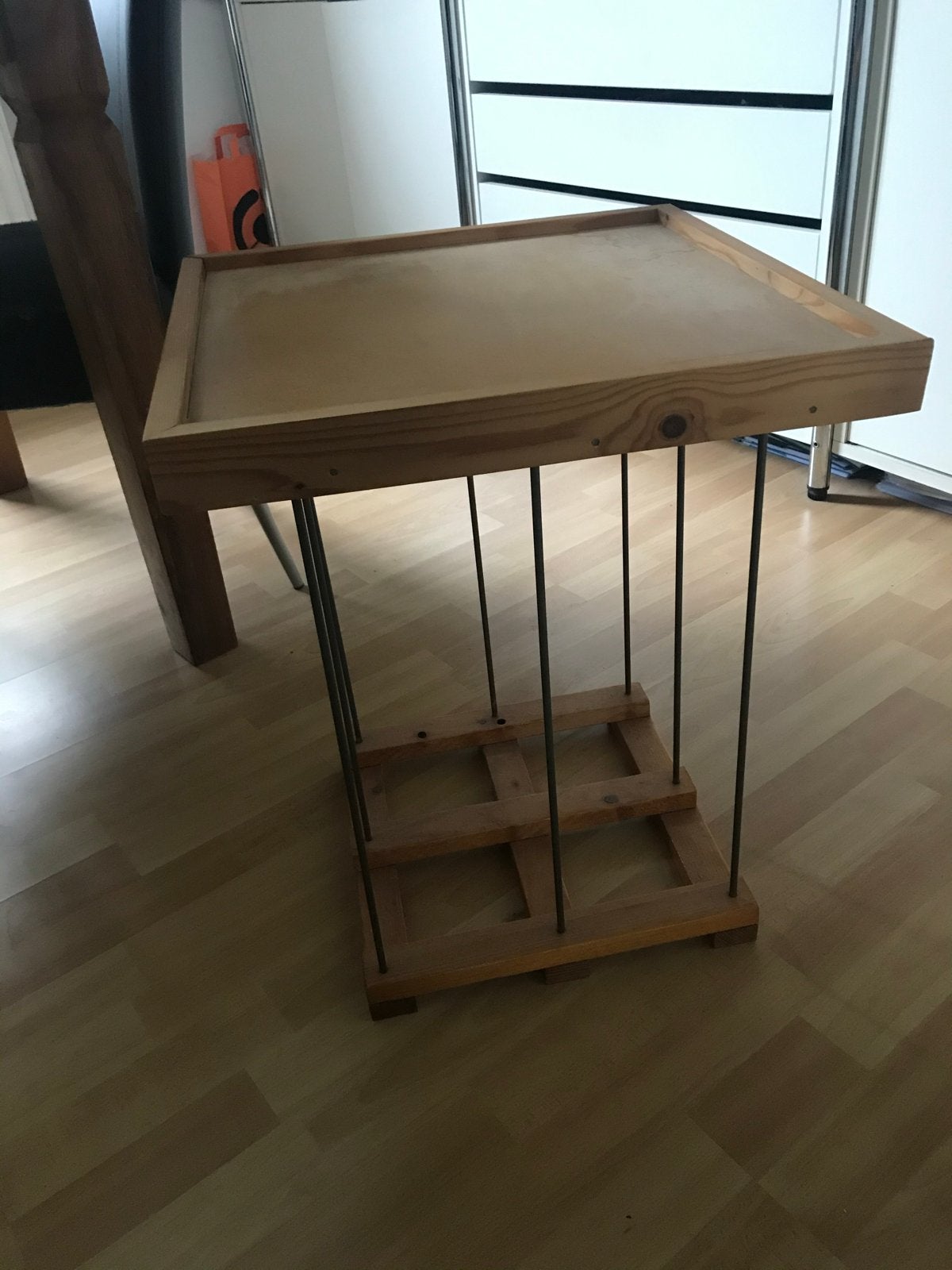 Bijzettafel / Plantentafel - Opknapper, Huis en Inrichting, Minder dan 55 cm, Gebruikt, Vierkant, Hout
