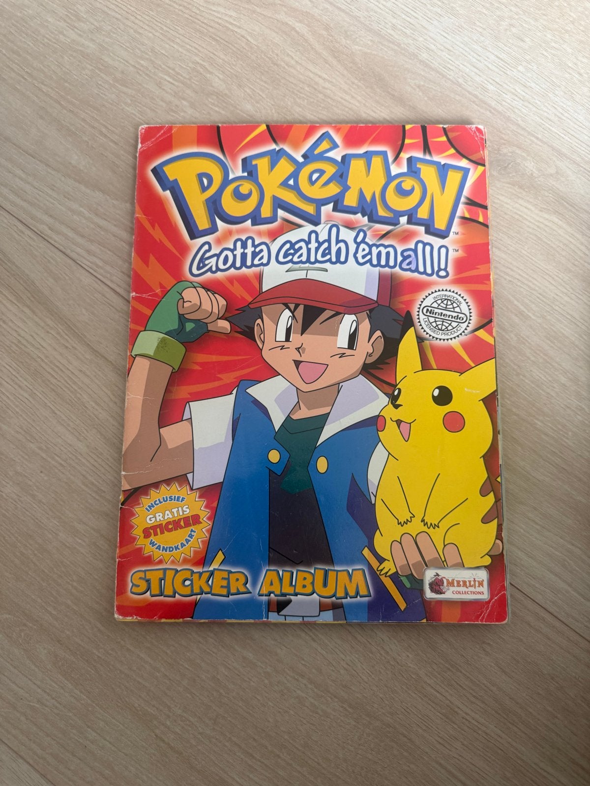 Pokémon sticker album 2000 - Compleet!, Ophalen of Verzenden, Gebruikt