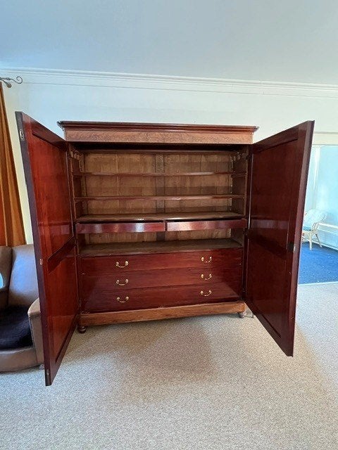 Antieke Louis Philippe kast met laden (Uniek interieur), Antiek en Kunst, Antiek | Meubels | Kasten, Ophalen