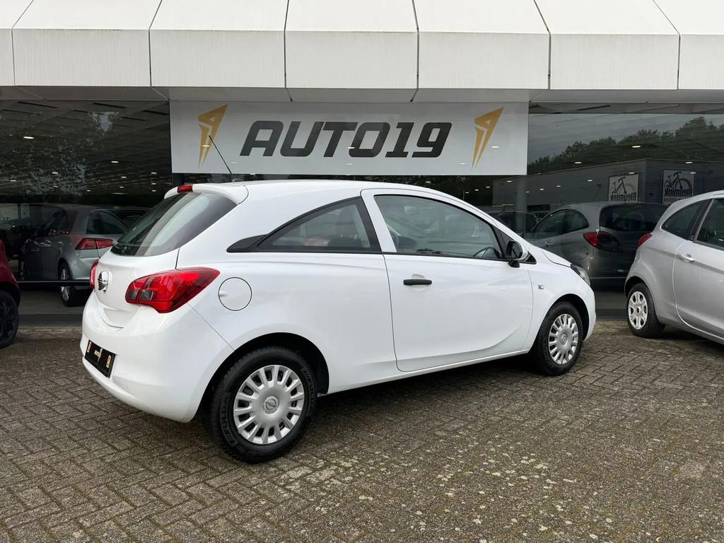 Opel Corsa 1.2-16v 51kW Selection € 6.919,00, Stof, Gebruikt, 4 cilinders, 1229 cc