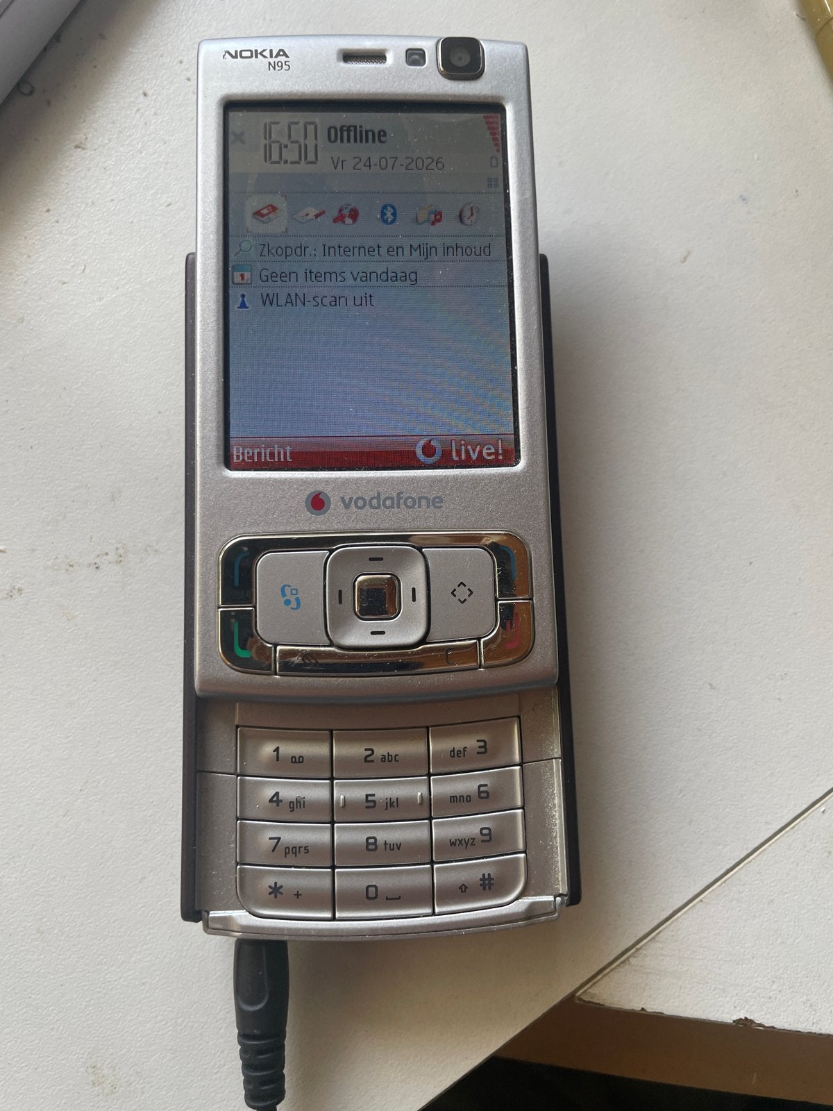 Nokia N95 - Klassieke Schuiftelefoon; incl. voeding, Gebruikt, Schuifmodel, Fysiek toetsenbord, 3 tot 6 megapixel
