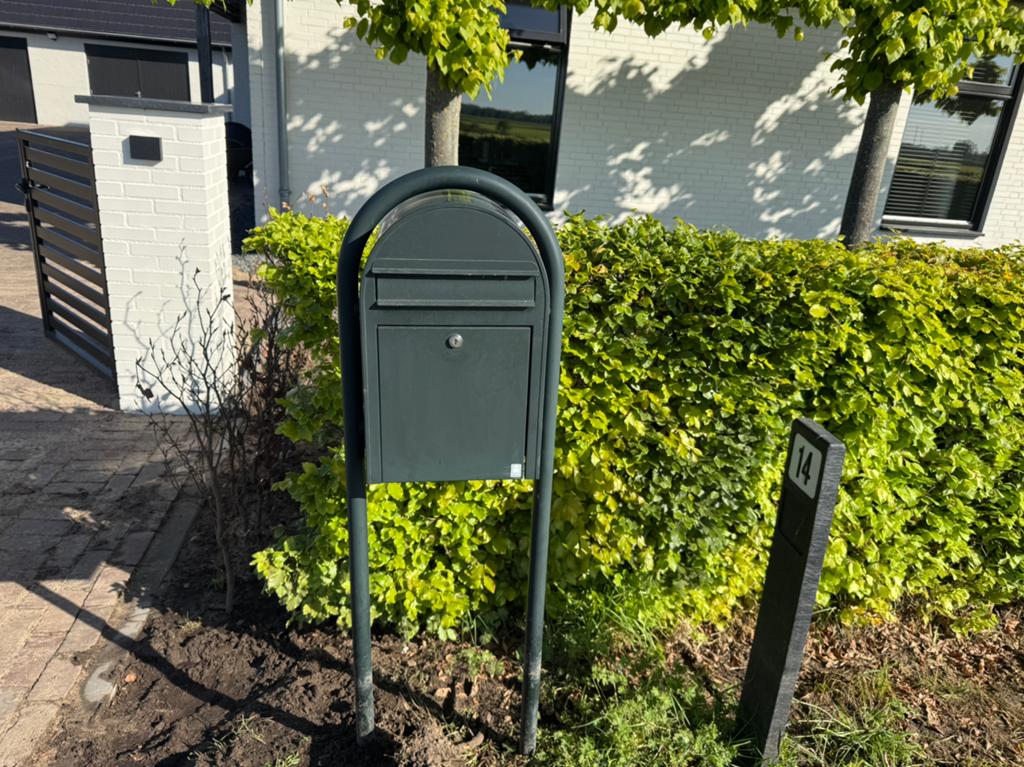 Bobi brievenbus met statief groen, Tuin en Terras, Brievenbussen, Ophalen
