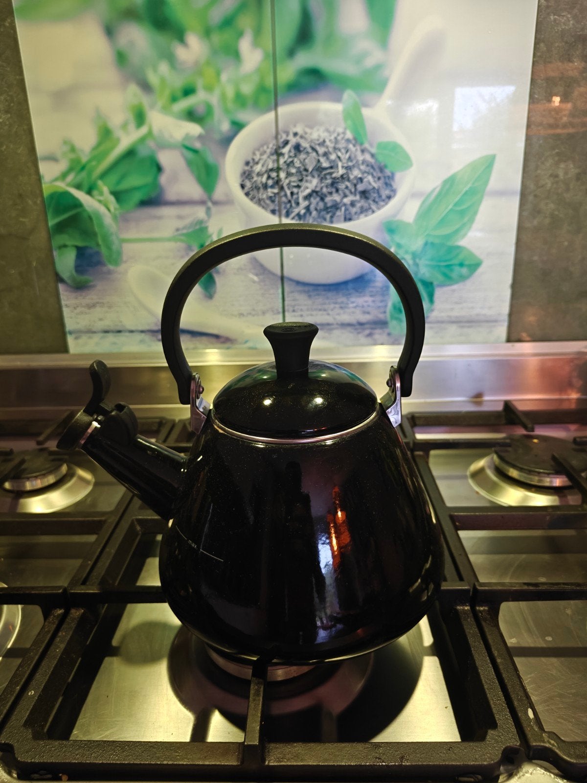 Le Creuset fluitketel 1.6L - Zwart, Huis en Inrichting, Keuken | Keukenbenodigdheden, Gebruikt, Ophalen of Verzenden, Zwart, Metaal