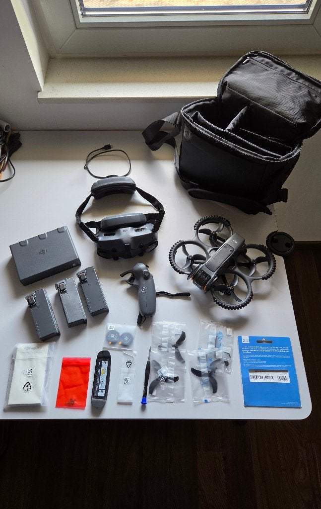 DJI Avata 2 Fly More Combo | Care t/m 2028 | Nieuwstaat, Audio, Tv en Foto, 250 tot 900 gram, Cameradrone, Zo goed als nieuw, DJI