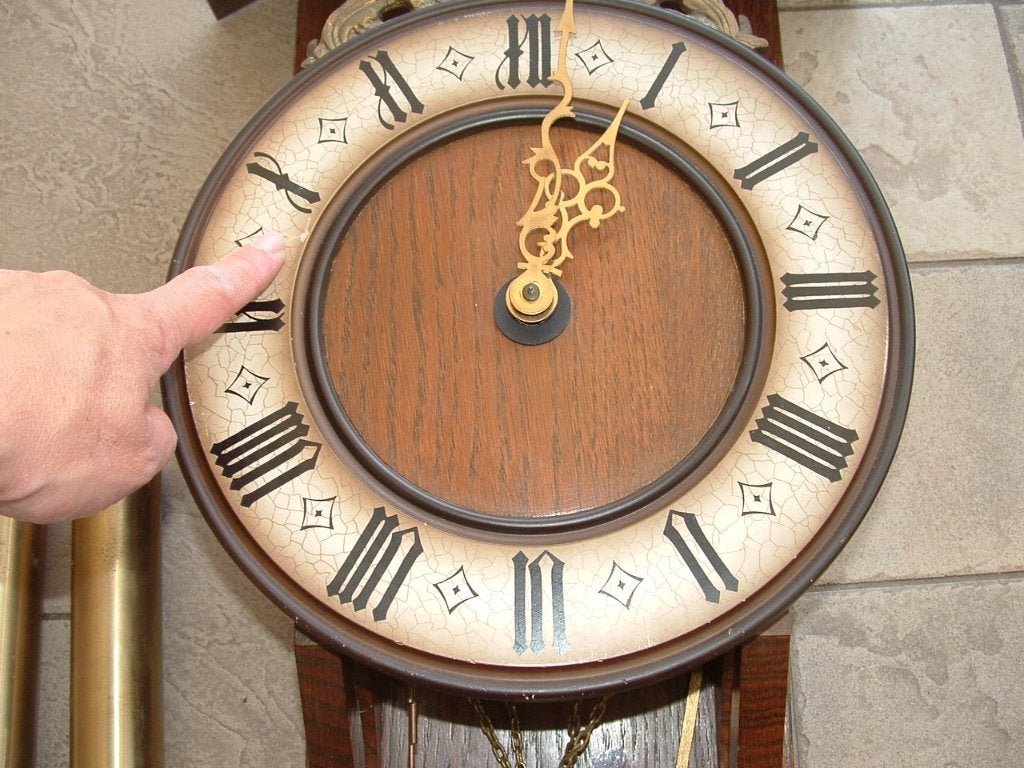 West Duitse regulateur klok wandklok met gewichten, Ophalen