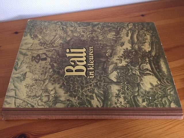 Bali in kleuren – verzamelalbum uit 1951, Boeken, Verzenden, Gelezen, Piet Bakker, Plaatjesalbum