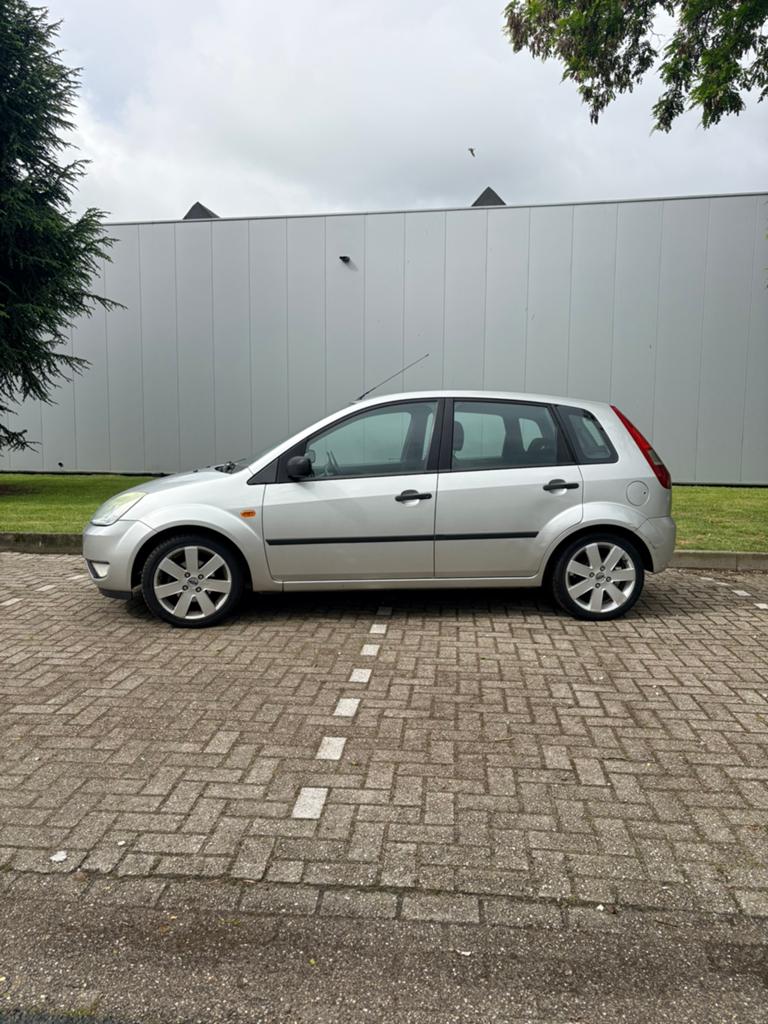 Ford Fiësta 1.3 8V 5DR 2006 Grijs, Auto's, Ford, Particulier, Fiësta, Benzine, C, Hatchback, Handgeschakeld, Origineel Nederlands