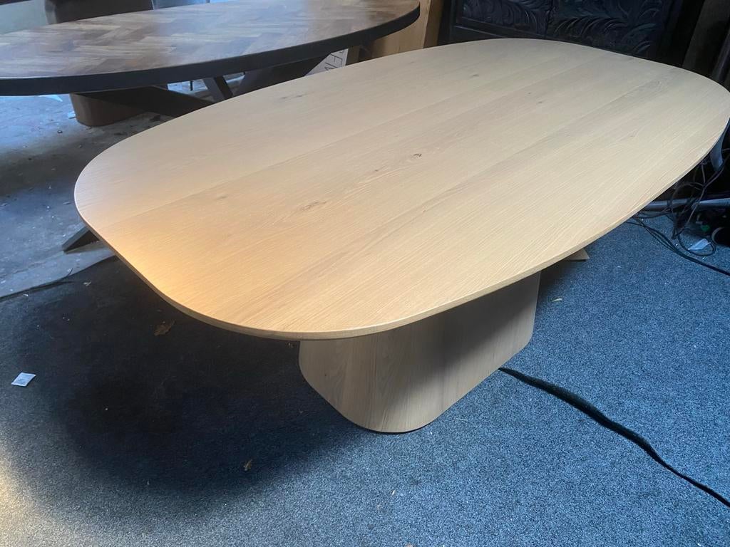 Eiken Deens ovale tafel 200x110 met middenpoot