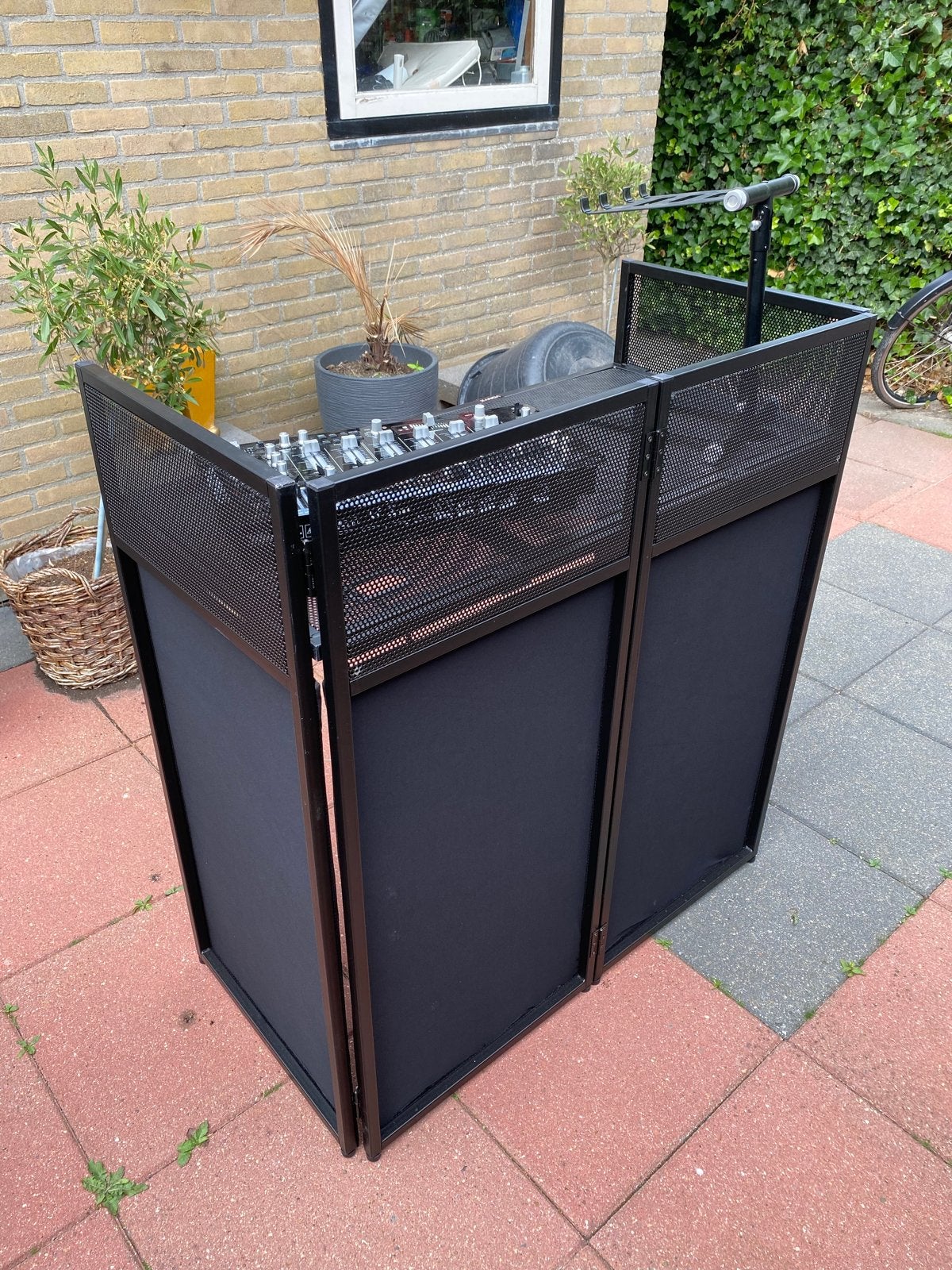 Complete DJ-set met mengpaneel en speakers