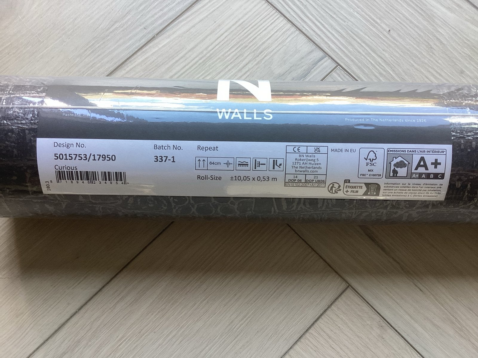 BN Wallcoverings Curious Behang - Croco Zwart/Goud, BN, Modern, Ophalen of Verzenden, Vinylbehang