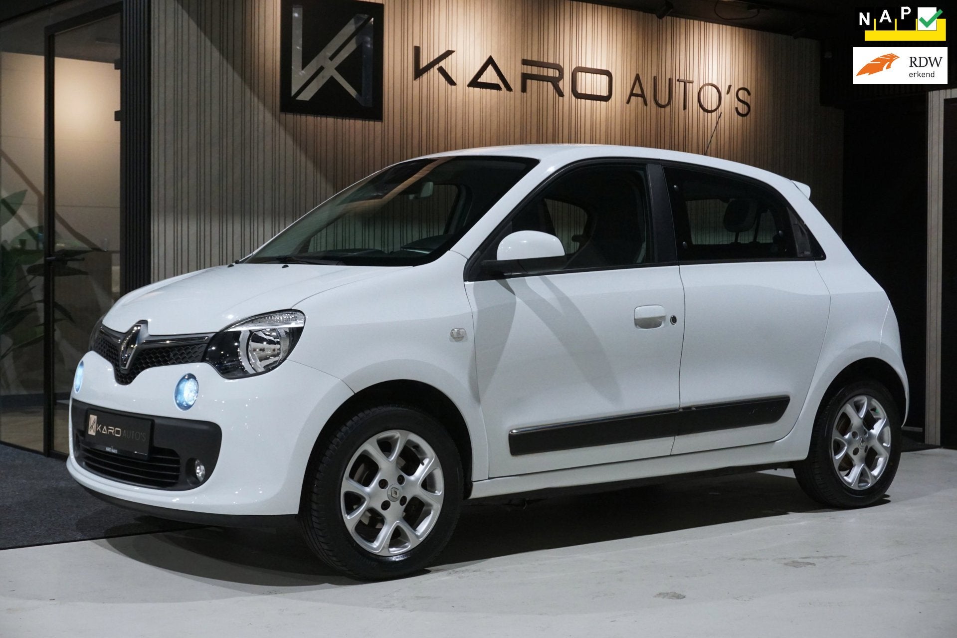 Renault Twingo 1.0 SCe Dynamique Navi Camera Cruise Lmv Pdc, Auto's, Gebruikt, 840 kg, 4 stoelen, Wit