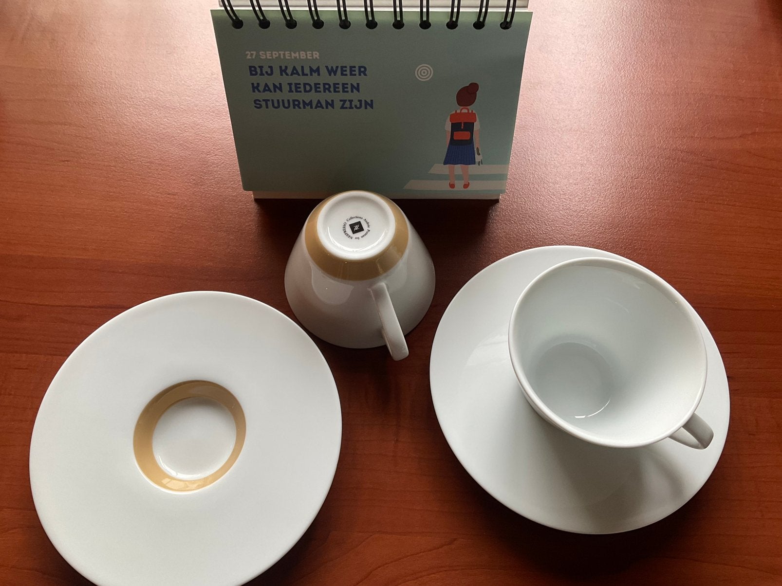 2 kop en schotels NESPRESSO RITUAL, Ophalen of Verzenden, Zo goed als nieuw, Overige stijlen, Kop(pen) en/of Schotel(s)