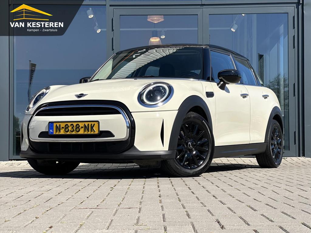 Mini Cooper 1.5 136pk Aut. Business Edition | Facelift | NAV, Auto's, Mini, Automaat, 136 pk, Gebruikt, Parkeersensor