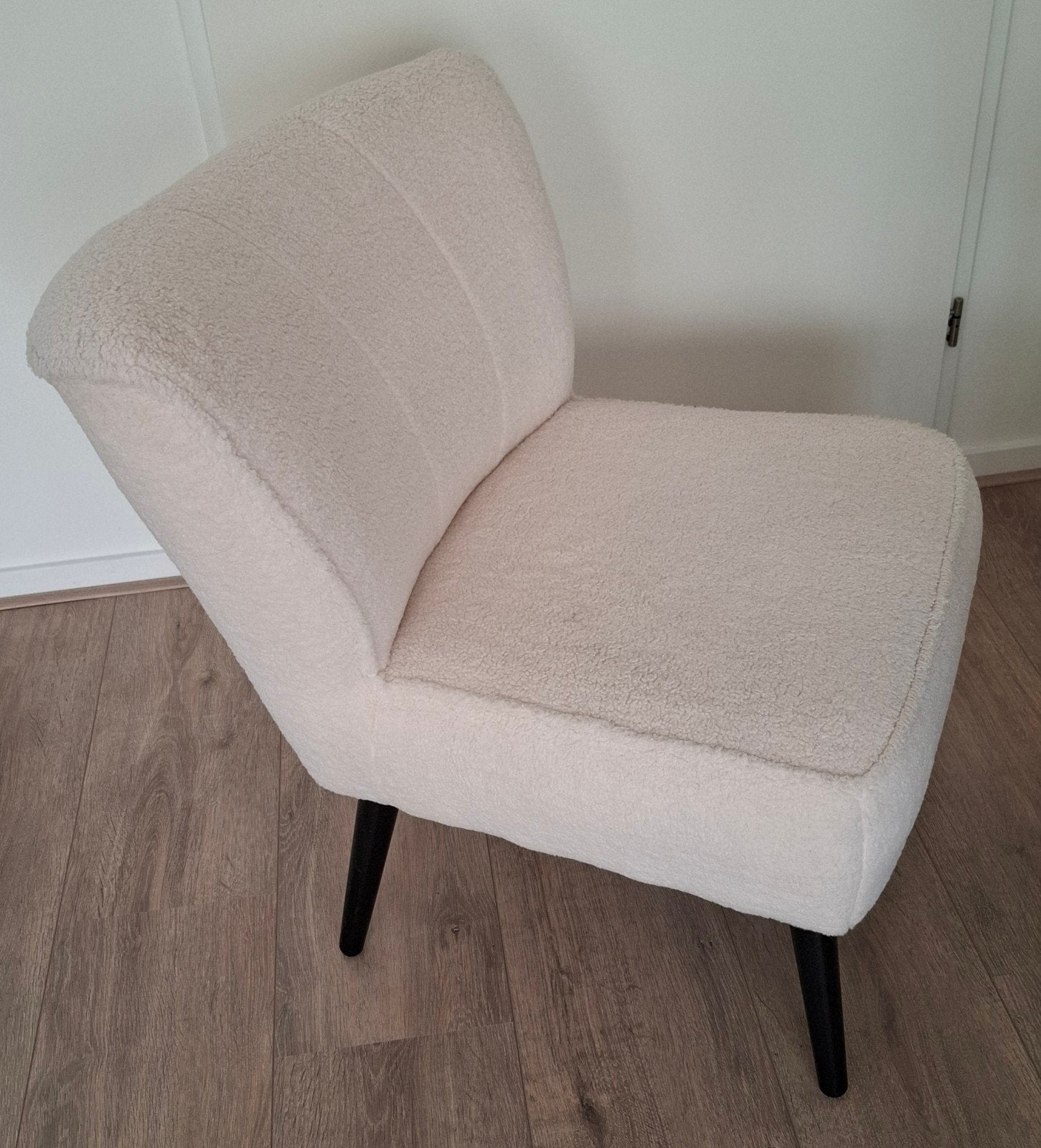Crèmekleurige Woood fauteuil met zwarte pootjes, teddy stof, Huis en Inrichting, Fauteuils, Ophalen, 75 tot 100 cm, Zo goed als nieuw