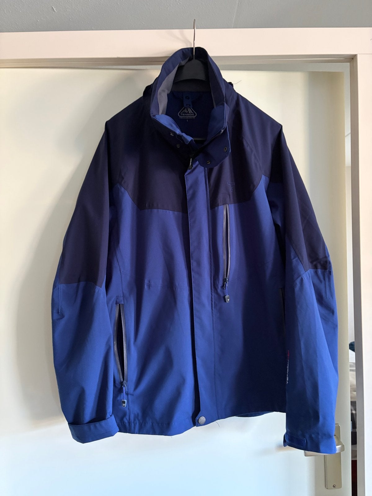 Tenson MPC donkerblauwe outdoor jas - Maat L, Ophalen of Verzenden, Zo goed als nieuw, Maat 52/54 (L), Blauw