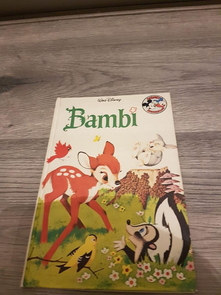 Prachtig geïllustreerd Walt Disney boek van Bambi., Ophalen of Verzenden, Zo goed als nieuw