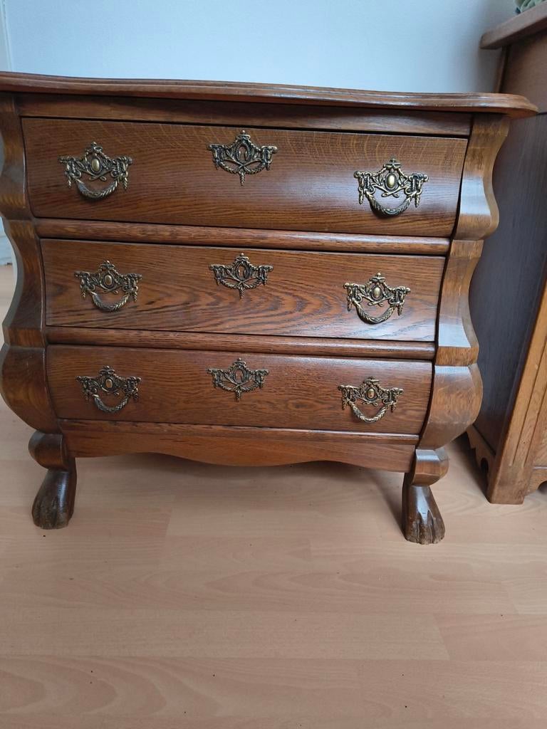 Ladenkast met leeuwen pootjes, eiken, Antiek en Kunst, Ophalen of Verzenden