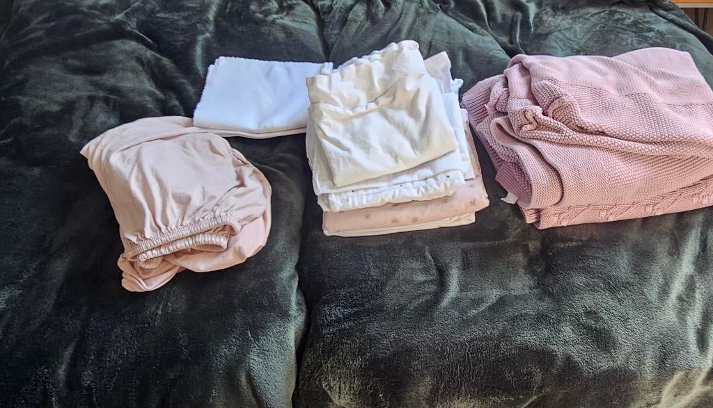 Beddengoed ledikant + aankleedkussen hoes (13 stuks), Kinderen en Baby's, Ophalen of Verzenden, Gebruikt, Wit, Jongetje of Meisje
