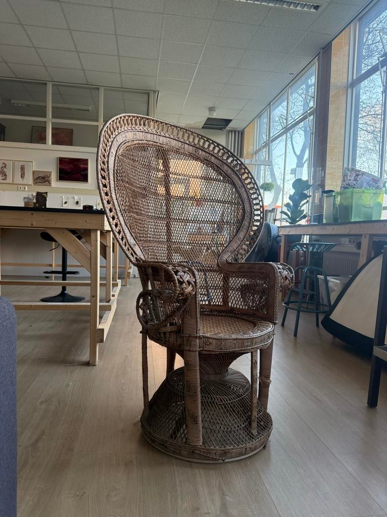 Pauwstoel Riet - Spotprijs, moet snel weg!, Huis en Inrichting, Stoelen, Gebruikt, Bruin, Riet of Rotan, Ophalen of Verzenden