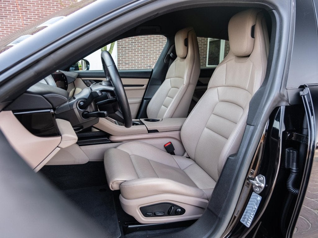 Porsche Taycan Sport Turismo 79 kWh | 21” Exclusive LM | A, Auto's, Porsche, Automaat, Parkeersensor, 0 cilinders, Gebruikt