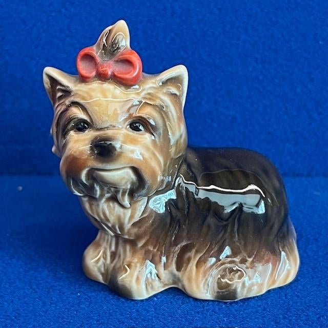Goebel Porseleinen Hondje – Yorkshire Terrier met Strik, Ophalen of Verzenden, Zo goed als nieuw, Dier