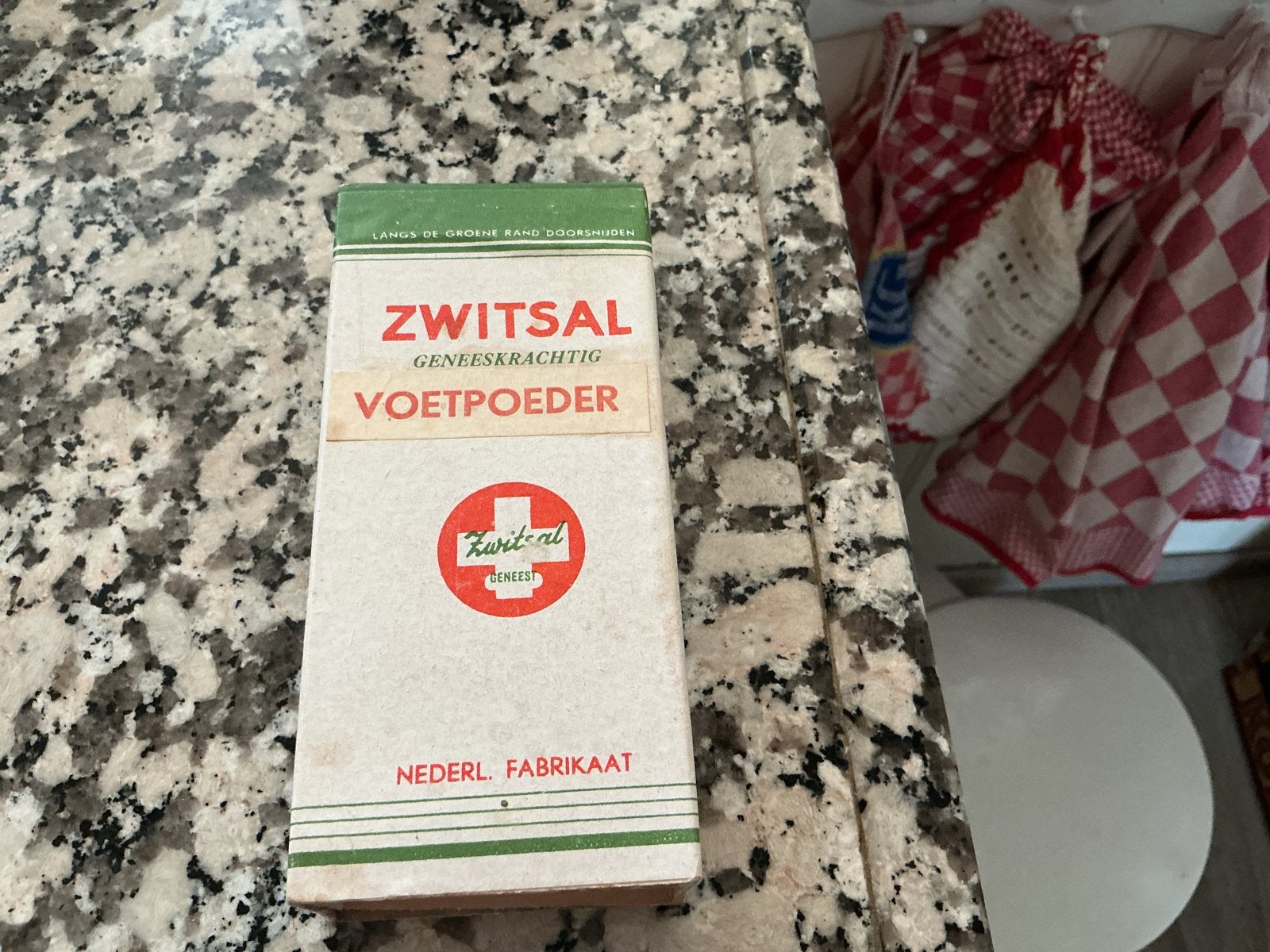 Vintage Zwitsal Geneeskrachtig Voetpoeder - Ongeopend, Ophalen of Verzenden