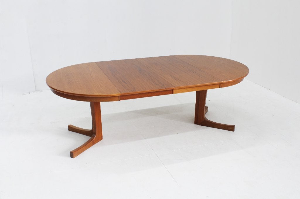 Vintage Deense ronde uitschuifbare eettafel tafel, Huis en Inrichting, Tafels | Eettafels, Design, 200 cm of meer, Zo goed als nieuw
