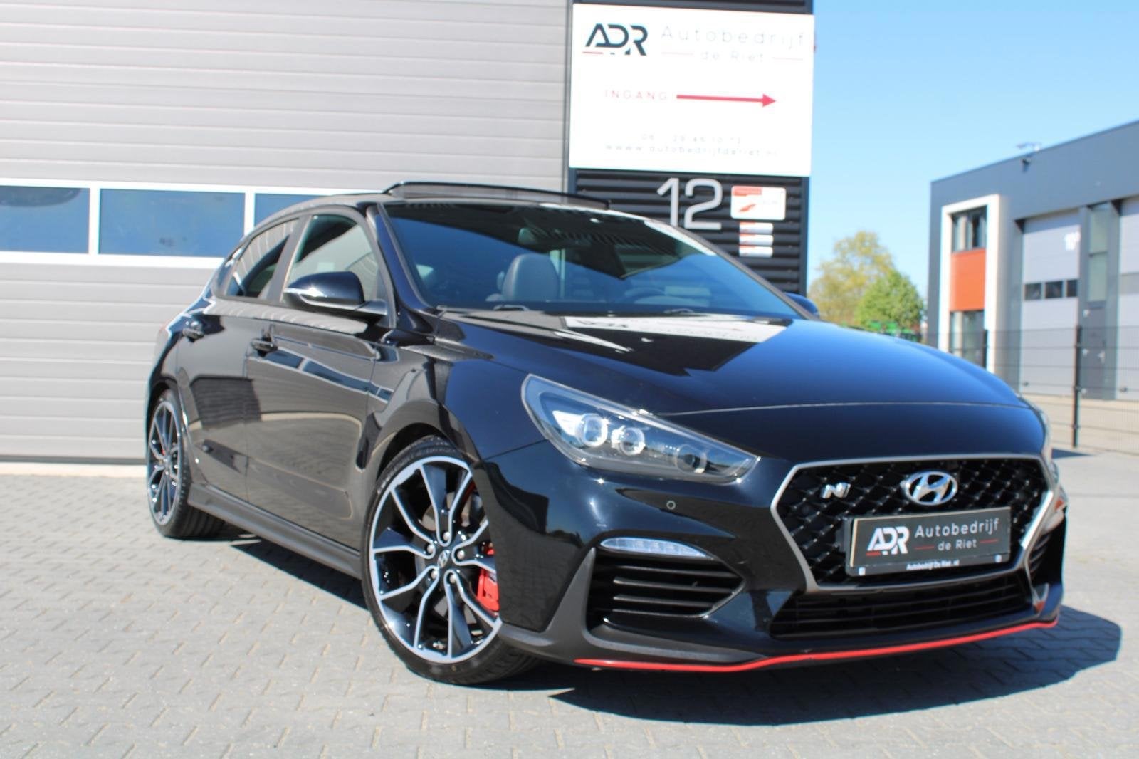 Hyundai I30 Fastback 2.0 T-GDI 280PK /19''/PANO/CAMERA/PDC V, Auto's, 1998 cc, Zwart, 4 cilinders, 700 kg