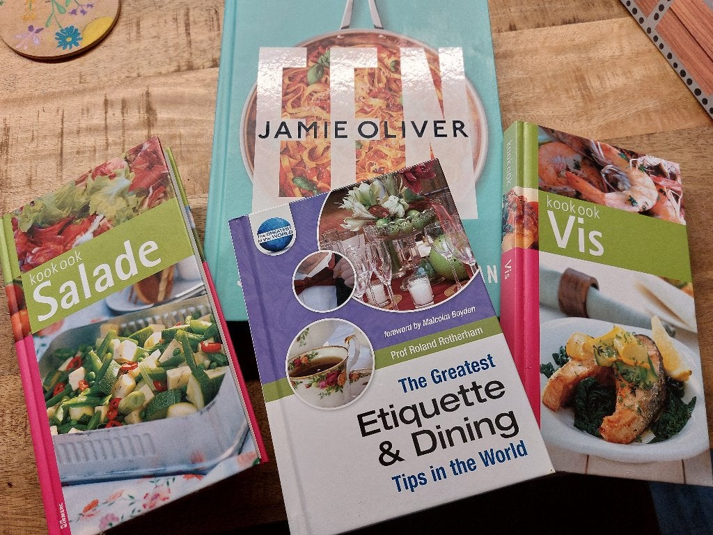 5 kookboeken (Jamie Oliver, Kook ook, Etiquette & Dining), Gezond koken, Ophalen of Verzenden, Overige gebieden, Hoofdgerechten