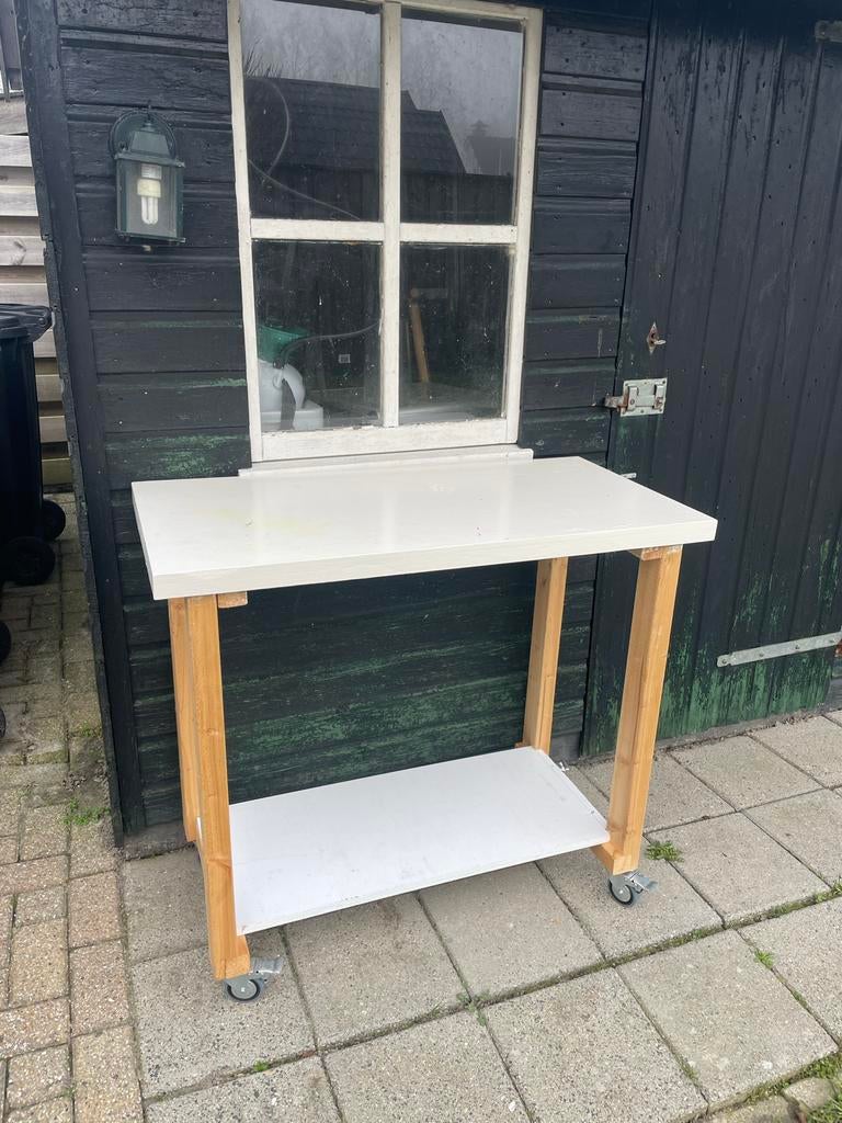Gratis af te halen: Handig kastje op wielen, Ophalen, Gebruikt, 50 tot 100 cm, 75 cm of meer
