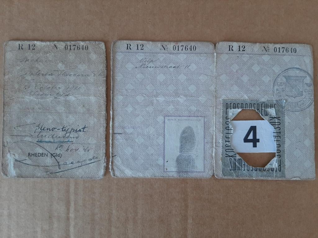 Persoonsbewijs Rheden Gelderland, Verzamelen, Militaria | Tweede Wereldoorlog, Ophalen of Verzenden, Landmacht, Nederland, Boek of Tijdschrift