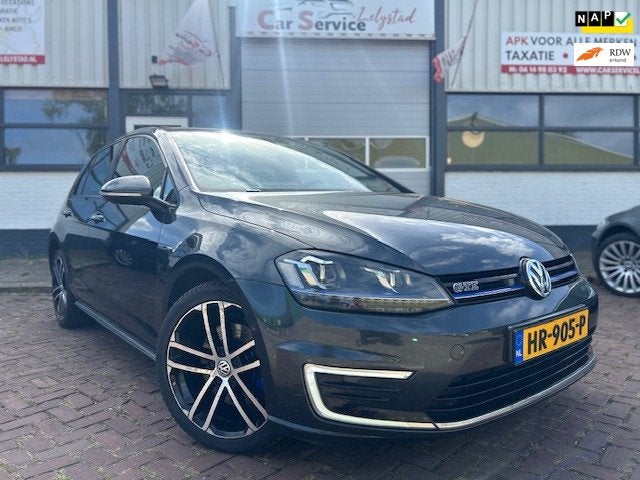 Volkswagen Golf 1.4 TSI GTE Navi|Pano|Trekhaak|Carplay, Auto's, 8 kWh, Gebruikt, 4 cilinders, 150 pk