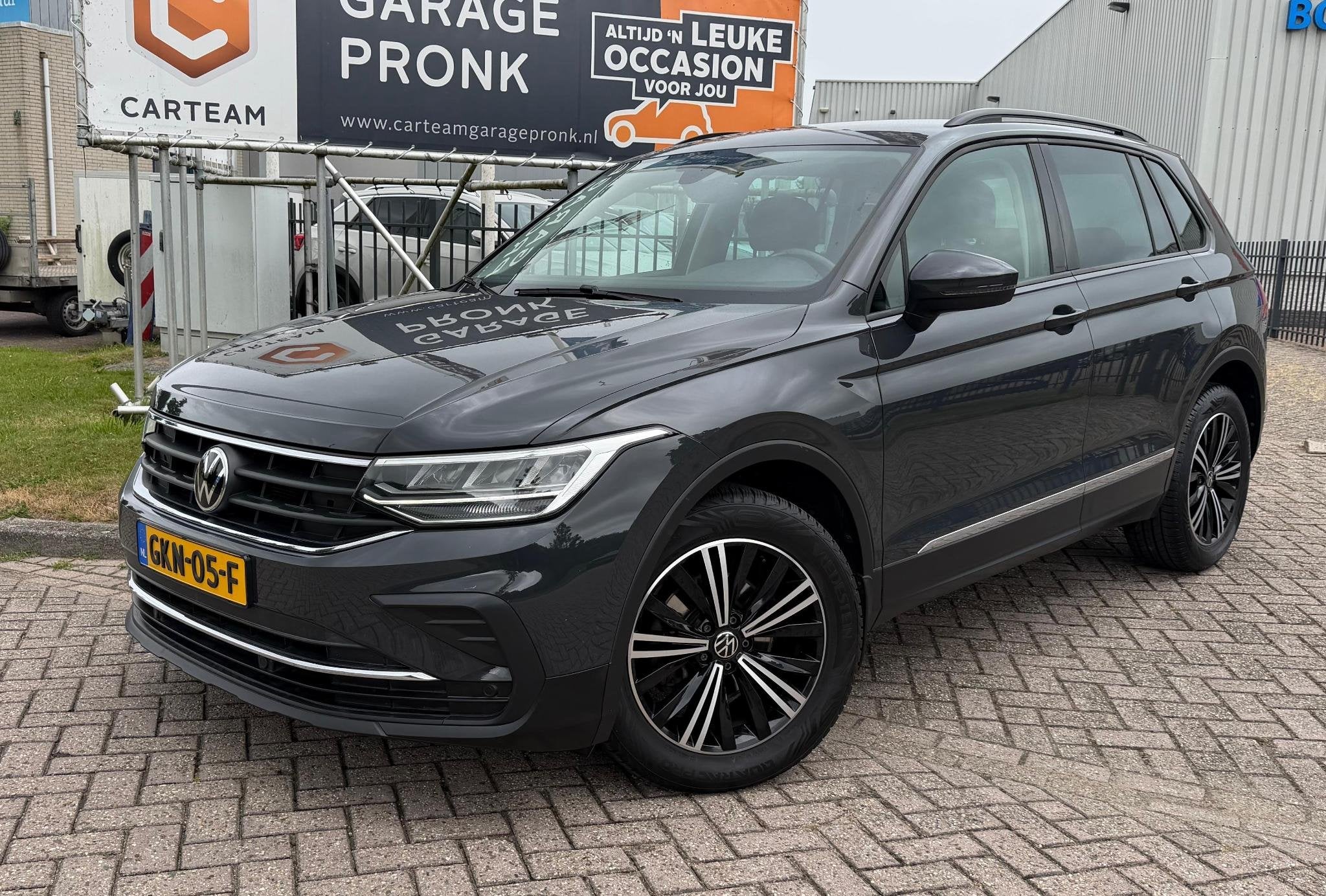 Volkswagen Tiguan 1.5 TSI BOVAG GARANTIE CAMERA/TREKHAAK/CAR, Auto's, Stof, 4 cilinders, 14 km/l, Bedrijf