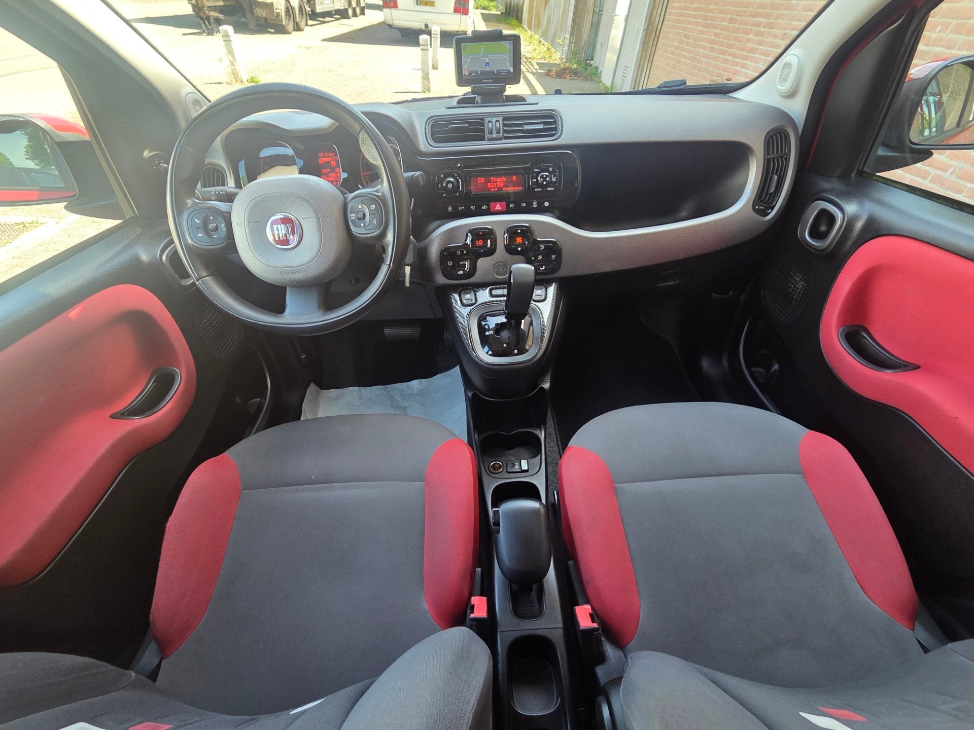 Fiat Panda 0.9 TwinAir Lounge/AUTOMAT/DEALER ONDERHOUD/NAVIG, Auto's, Fiat, Euro 5, 86 pk, Panda, Origineel Nederlands