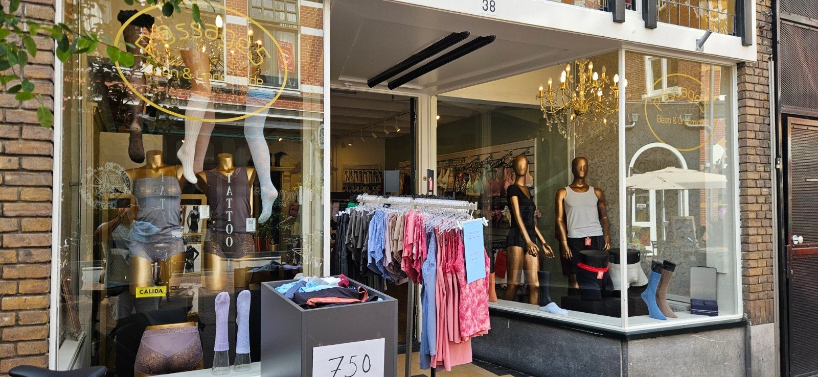 bedrijfsovername P@ssage Beenmode & Lingerie - Toplocatie Ce