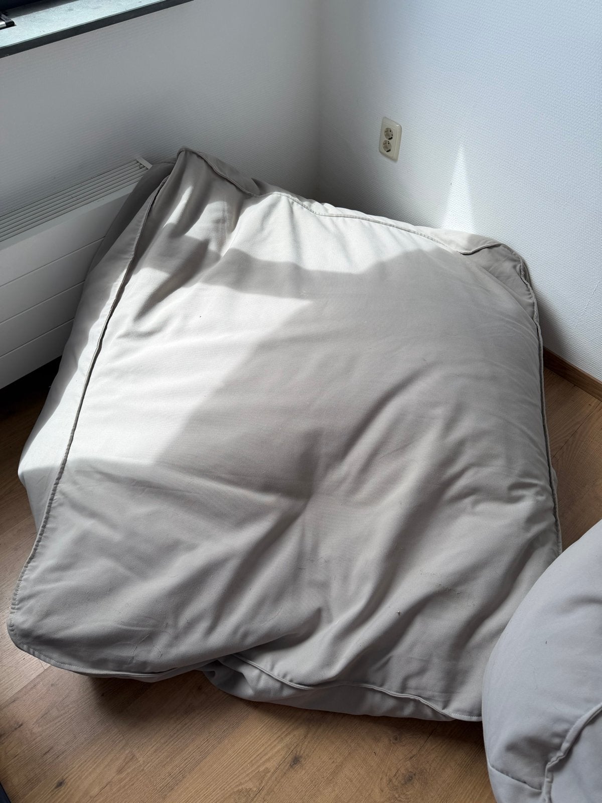 Grote zitzak 130x120cm - Comfortabel en veelzijdig, Ophalen of Verzenden, Gebruikt, Grijs, Zitzak